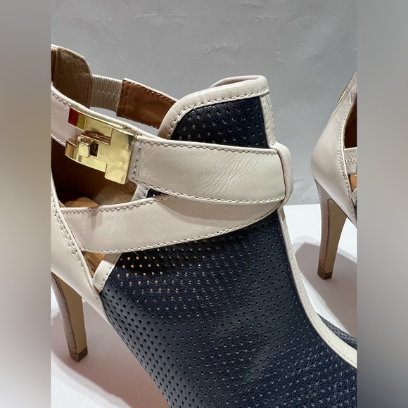 NWOT Tommy Hilfiger Platform Sandal - Picture 3 of 8